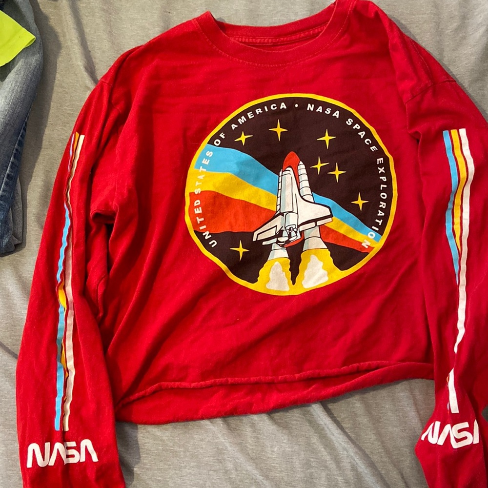 Crop nasa tee